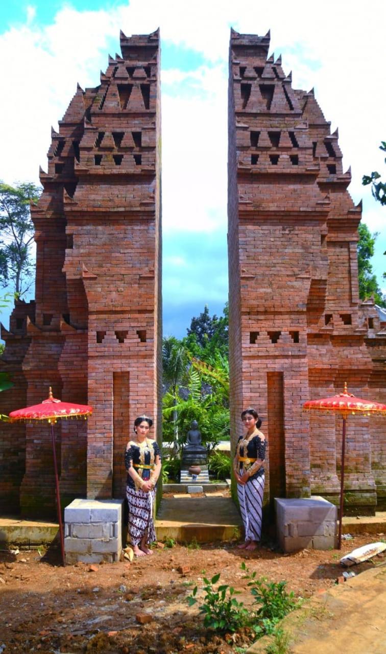 Puri Kahuripan Kediri  Eksteriør bilde